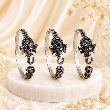 Ganpati Trident Kada - (𝐁𝐮𝐲𝟏 𝐆𝐞𝐭𝟏 𝐅𝐫𝐞𝐞)