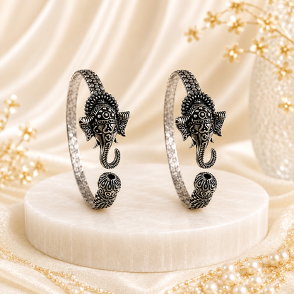 Ganpati Trident Kada - (𝐁𝐮𝐲𝟏 𝐆𝐞𝐭𝟏 𝐅𝐫𝐞𝐞)